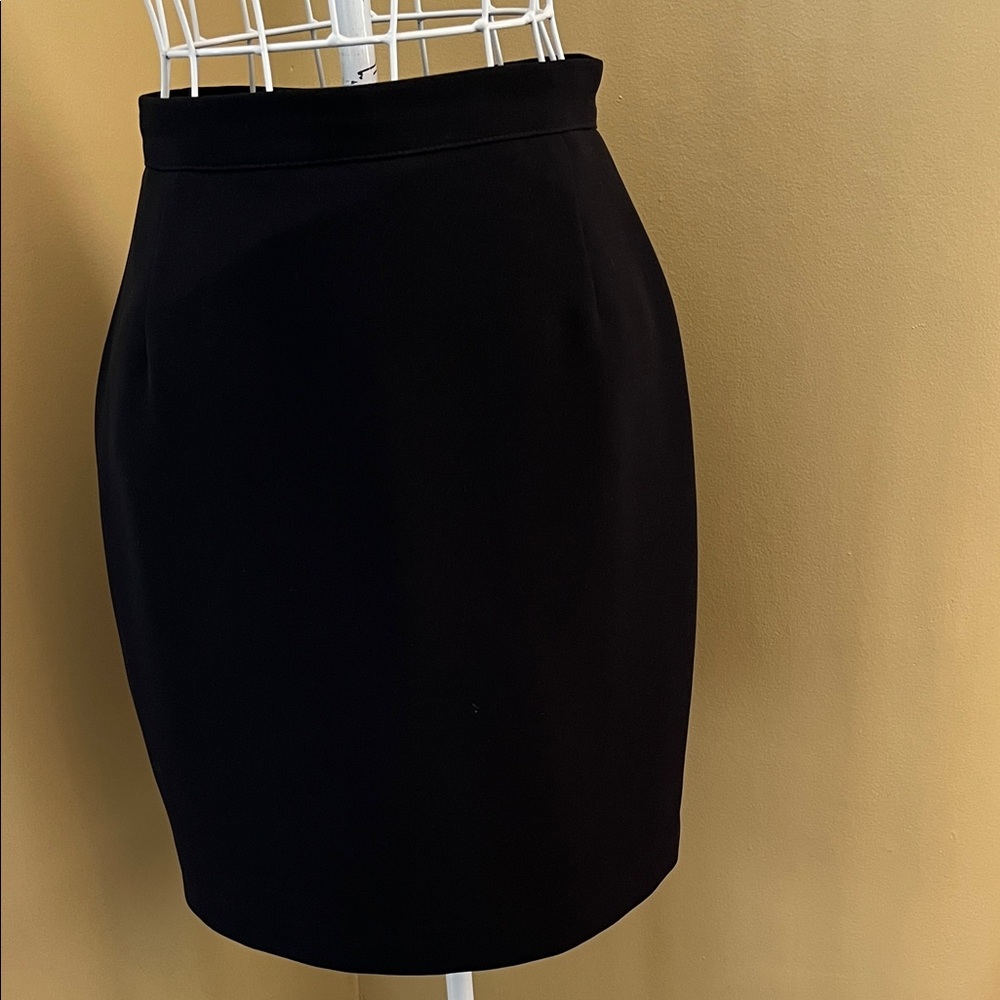 Elegant Black Women's Skirt